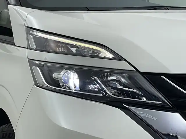 日産 セレナ ハイウェイスター Vセレクション 新潟県 2017(平29)年 9.5万km ブリリアントホワイトパール 両側パワースライドドア/左側ハンズフリードア/純正ナビ（Bluetooth・USB・CD・DVD・Blu-ray）/アラウンドビューモニター /プロパイロット　/追従クルーズコントロール/レーンキープアシスト　/前後コーナーセンサー　/パーキングアシスト　/アイドリングストップ/衝突被害軽減システム　/LEDオートライト　/純正ビルトインETC　/前方ドライブレコーダー/社外１５インチアルミホイール/スマートキー/保証書/取扱説明書