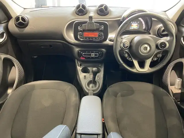 スマート ＭＣＣ スマート フォーフォー パッション 熊本県 2019(平31)年 3.7万km シルバー ・ワンオーナー/・キーレス/・自動緊急ブレーキ/・レーンキープ/・パーキングセンサー/・クルーズコントロール/・前席シートヒーター/・純正オーディオ/　【USB・AUX】/・バックカメラ/・ETC/・フォグランプ/・純正マット/・保証書/取説