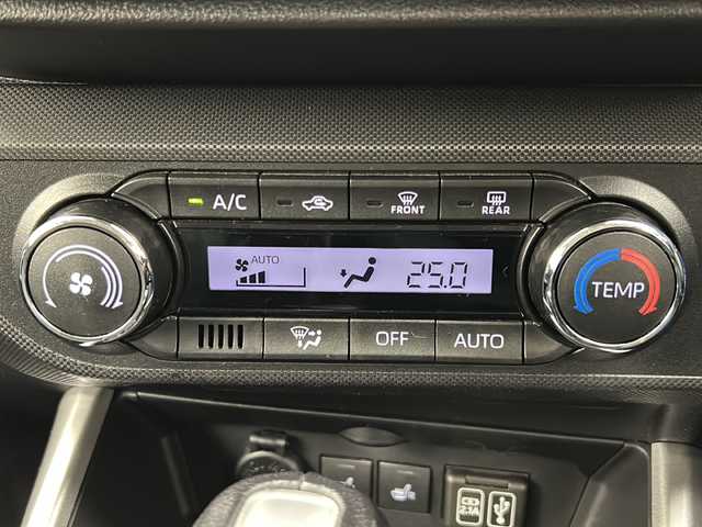 ダイハツ ロッキー プレミアム 宮城県 2020(令2)年 4.3万km ブラックマイカメタリック 禁煙車/スマートアシスト/・オートクルーズコントロール/・衝突回避支援/・レーンキープコントロール/・オートハイビーム/・コーナーセンサー/・リアクロストラフィックアラート/ブラインドスポットモニター/前席シートヒーター/純正9インチディスプレイオーディオ/（BT.AM.FM.USB.Ipod.Applecarplay）/アラウンドビューモニター/フルセグテレビ/ビルトインETC/ハーフレザーシート/革巻きステアリング/ステアリングスイッチ/プッシュスタート/スマートキー/スペアキー/純正フロアマット/純正ドアバイザー/LEDヘッドライト/LEDフォグランプ/純正17インチアルミホイール/横滑り防止機能/アイドリングストップ