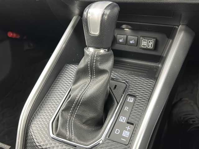 ダイハツ ロッキー プレミアム 宮城県 2020(令2)年 4.3万km ブラックマイカメタリック 禁煙車/スマートアシスト/・オートクルーズコントロール/・衝突回避支援/・レーンキープコントロール/・オートハイビーム/・コーナーセンサー/・リアクロストラフィックアラート/ブラインドスポットモニター/前席シートヒーター/純正9インチディスプレイオーディオ/（BT.AM.FM.USB.Ipod.Applecarplay）/アラウンドビューモニター/フルセグテレビ/ビルトインETC/ハーフレザーシート/革巻きステアリング/ステアリングスイッチ/プッシュスタート/スマートキー/スペアキー/純正フロアマット/純正ドアバイザー/LEDヘッドライト/LEDフォグランプ/純正17インチアルミホイール/横滑り防止機能/アイドリングストップ