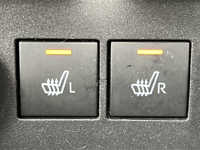 ダイハツ ロッキー プレミアム 宮城県 2020(令2)年 4.3万km ブラックマイカメタリック 禁煙車/スマートアシスト/・オートクルーズコントロール/・衝突回避支援/・レーンキープコントロール/・オートハイビーム/・コーナーセンサー/・リアクロストラフィックアラート/ブラインドスポットモニター/前席シートヒーター/純正9インチディスプレイオーディオ/（BT.AM.FM.USB.Ipod.Applecarplay）/アラウンドビューモニター/フルセグテレビ/ビルトインETC/ハーフレザーシート/革巻きステアリング/ステアリングスイッチ/プッシュスタート/スマートキー/スペアキー/純正フロアマット/純正ドアバイザー/LEDヘッドライト/LEDフォグランプ/純正17インチアルミホイール/横滑り防止機能/アイドリングストップ