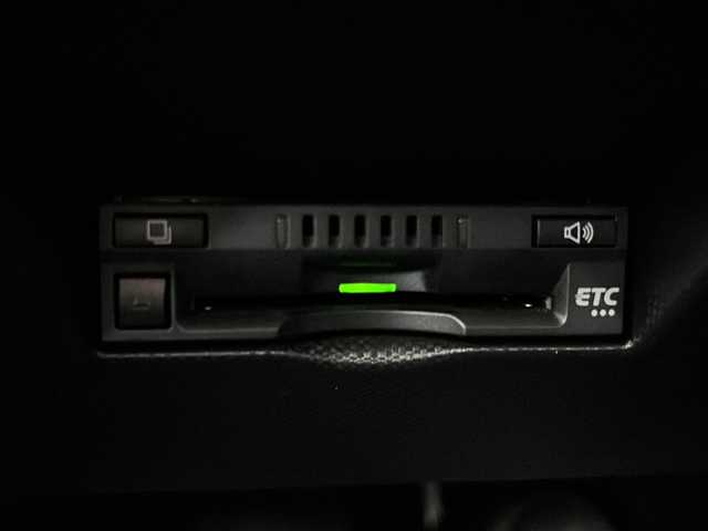 ダイハツ ロッキー プレミアム 宮城県 2020(令2)年 4.3万km ブラックマイカメタリック 禁煙車/スマートアシスト/・オートクルーズコントロール/・衝突回避支援/・レーンキープコントロール/・オートハイビーム/・コーナーセンサー/・リアクロストラフィックアラート/ブラインドスポットモニター/前席シートヒーター/純正9インチディスプレイオーディオ/（BT.AM.FM.USB.Ipod.Applecarplay）/アラウンドビューモニター/フルセグテレビ/ビルトインETC/ハーフレザーシート/革巻きステアリング/ステアリングスイッチ/プッシュスタート/スマートキー/スペアキー/純正フロアマット/純正ドアバイザー/LEDヘッドライト/LEDフォグランプ/純正17インチアルミホイール/横滑り防止機能/アイドリングストップ