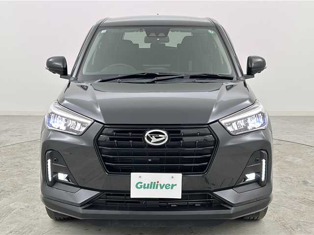 ダイハツ ロッキー プレミアム 宮城県 2020(令2)年 4.3万km ブラックマイカメタリック 禁煙車/スマートアシスト/・オートクルーズコントロール/・衝突回避支援/・レーンキープコントロール/・オートハイビーム/・コーナーセンサー/・リアクロストラフィックアラート/ブラインドスポットモニター/前席シートヒーター/純正9インチディスプレイオーディオ/（BT.AM.FM.USB.Ipod.Applecarplay）/アラウンドビューモニター/フルセグテレビ/ビルトインETC/ハーフレザーシート/革巻きステアリング/ステアリングスイッチ/プッシュスタート/スマートキー/スペアキー/純正フロアマット/純正ドアバイザー/LEDヘッドライト/LEDフォグランプ/純正17インチアルミホイール/横滑り防止機能/アイドリングストップ