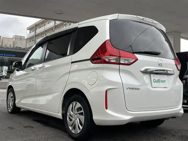 ホンダ フリード G 長崎県 2018(平30)年 6.4万km ホワイトオーキッドパール ワンオーナー/純正ナビ（フルセグ/CD/DVD/AM/FM/」BTオーディオ）/プッシュスタート/ステアリングリモコン/両側パワスラ/バックカメラ/電格ミラー/ドアバイザー/純正フロアマット/ビルトインETC/木目調インパネ/SRSエアバッグ/ビークルスタビリティアシスト/車線維持支援システム