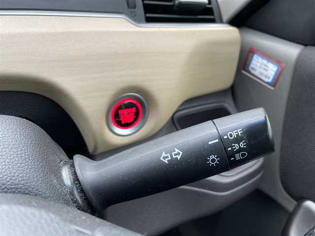 ホンダ フリード G 長崎県 2018(平30)年 6.4万km ホワイトオーキッドパール ワンオーナー/純正ナビ（フルセグ/CD/DVD/AM/FM/」BTオーディオ）/プッシュスタート/ステアリングリモコン/両側パワスラ/バックカメラ/電格ミラー/ドアバイザー/純正フロアマット/ビルトインETC/木目調インパネ/SRSエアバッグ/ビークルスタビリティアシスト/車線維持支援システム