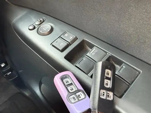 ホンダ Ｎ ＢＯＸ G ターボ Lパッケージ 青森県 2016(平28)年 9.3万km プレミアムアイボリーP 4WD・ターボ/社外SDナビ・フルセグTV/CD・DVD・Bluetooth/バックカメラ/両側パワースライドドア/前席シートヒーター/あんしんパッケージ/衝突軽減ブレーキ/クルーズコントロール/サイド・カーテンエアバッグ/パドルシフト/リアシートスライド/シートバックテーブル/ビルトインETC/HIDライト/スマートキー/プッシュスタート