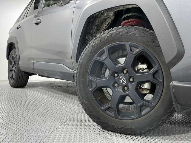 トヨタ ＲＡＶ４ アドベンチャー オフロードPKG 広島県 2022(令4)年 2.1万km グレーメタリック 純正9型ディスプレイオーディオ（AppleCarPlay/AndroidAuto/フルセグTV）/デジタルインナーミラー/ブラインドスポットモニター/マルチテレインセレクト/ブラック合皮シート/パワーシート/ポジションメモリー/シートヒーター/ベンチレーション/ステアリングヒーター/パワーバックドア/クリアランスソナー/パーキングサポートブレーキ/セーフティセンス/・プリクラッシュセーフティ/・レーントレーシングアシスト/・オートマチックハイビーム/・レーダークルーズコントロール/LEDヘッドランプ/純正18インチAW/ETC2.0/ドライブレコーダー