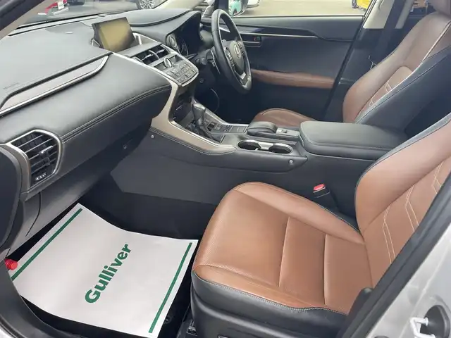 レクサス ＮＸ 200t バージョンL 山形県 2014(平26)年 6.1万km プラチナムシルバーメタリック 純正SDナビ/　　【CD DVD BD BT フルセグ USB AUX MSV】/全周囲カメラ/電動リアゲート/クルーズコントロール/LEDオートヘッドライト/茶革シート/パワーシート/シートエアコン/シートヒーター/ドライブレコーダー/アイドリングストップ/コーナーセンサー/ステアリングスイッチ/パドルシフト/ステアリングヒーター/IC付ターボ/電動格納ウィンカーミラー/BSM/フォグランプ/スマートキー×2/カードキー/ETC2.0