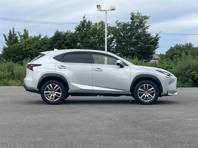 レクサス ＮＸ 200t バージョンL 山形県 2014(平26)年 6.1万km プラチナムシルバーメタリック 純正SDナビ/　　【CD DVD BD BT フルセグ USB AUX MSV】/全周囲カメラ/電動リアゲート/クルーズコントロール/LEDオートヘッドライト/茶革シート/パワーシート/シートエアコン/シートヒーター/ドライブレコーダー/アイドリングストップ/コーナーセンサー/ステアリングスイッチ/パドルシフト/ステアリングヒーター/IC付ターボ/電動格納ウィンカーミラー/BSM/フォグランプ/スマートキー×2/カードキー/ETC2.0