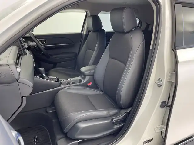 ホンダ ヴェゼル ハイブリッド e:HEV Z 新潟県 2021(令3)年 5.5万km プラチナホワイトパール 純正ナビ/バックカメラ/フルセグTV/ホンダセンシング/ミラーヒーター/イパーデアイサー/ブラインドスポットインフォメーション/ステアリングヒーター/ETC2.0/ハンズフリーアクセスパワーテールゲート（予約クローズ機能付）/オートライト/オートハイビーム/LEDヘッドライト/ブレーキホールド/パドルシフト/スポーツモード/エコモード/D席、N席シートヒーター/ダウンヒルアシストコントロール/本革巻きステアリング