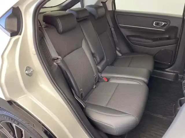 ホンダ ヴェゼル ハイブリッド e:HEV Z 新潟県 2021(令3)年 5.5万km プラチナホワイトパール 純正ナビ/バックカメラ/フルセグTV/ホンダセンシング/ミラーヒーター/イパーデアイサー/ブラインドスポットインフォメーション/ステアリングヒーター/ETC2.0/ハンズフリーアクセスパワーテールゲート（予約クローズ機能付）/オートライト/オートハイビーム/LEDヘッドライト/ブレーキホールド/パドルシフト/スポーツモード/エコモード/D席、N席シートヒーター/ダウンヒルアシストコントロール/本革巻きステアリング