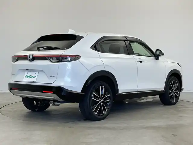 ホンダ ヴェゼル ハイブリッド e:HEV Z 新潟県 2021(令3)年 5.5万km プラチナホワイトパール 純正ナビ/バックカメラ/フルセグTV/ホンダセンシング/ミラーヒーター/イパーデアイサー/ブラインドスポットインフォメーション/ステアリングヒーター/ETC2.0/ハンズフリーアクセスパワーテールゲート（予約クローズ機能付）/オートライト/オートハイビーム/LEDヘッドライト/ブレーキホールド/パドルシフト/スポーツモード/エコモード/D席、N席シートヒーター/ダウンヒルアシストコントロール/本革巻きステアリング