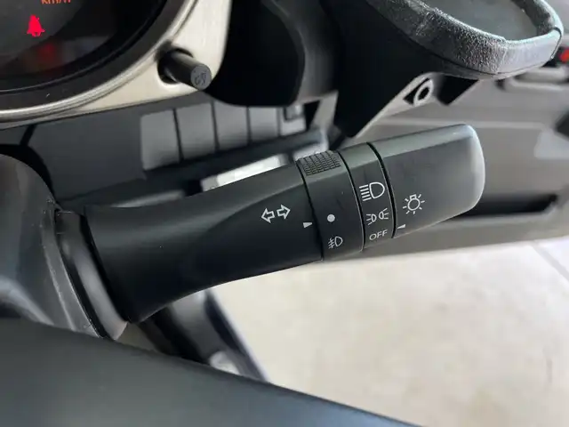 スズキ ジムニー XL 鹿児島県 2020(令2)年 1.6万km ブルーイッシュブラックパール3 ・純正ナビ/（フルセグTV/Bluetooth/CD/DVD/SD)/AVIC-RLS901II/・前席シートヒーター/・電動格納ミラー/・前方ドライブレコーダー/・革ステアリング/・ISOFIX/・リアプライバシーウィンドウ/・ETC/・スマートキー/・プッシュスタート/・純正16インチホイール/・純正ラバーフロアマット/・W＋Sエアバッグ/ABS/・カーテンエアバッグ/・横滑り防止装置/・ブレーキアシスト/・取扱説明書/・保証書/・社外マフラー