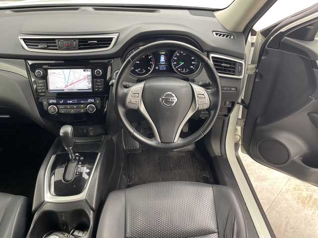 日産 エクストレイル 20X エマージェンシーブレーキ 群馬県 2014(平26)年 13.6万km ブリリアントホワイトパール 純正ナビ　全周囲カメラ　パートタイム４ＷＤ　シートヒーター　クルーズコントロール　純正ビルトインＥＴＣ　革巻きステアリング　ＬＥＤライト　オートライト　スマートキー　フォグランプ　プッシュスタート