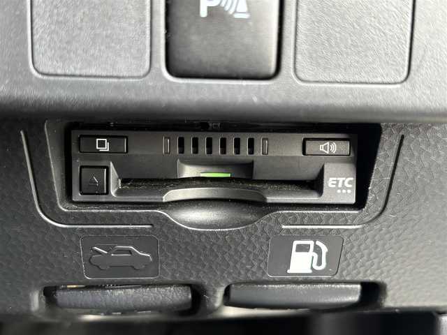 トヨタ タンク カスタムG－T 愛知県 2019(令1)年 3万km パールホワイトⅢ /禁煙//モデリスタエアロ（フロント・サイド・リアアンダー）//アルパイン9インチナビ//CD/DVD/BT/フルセグ/USB/HDMI/MSV//バックカメラ//パノラミックビューモニター//純正15AW//ドライブレコーダー//ビルトインETC//両側パワースライドドア//クルーズコントロール//PCS/LDA//コーナーセンサー（前後）//横滑り防止装置//アイドリングストップ//LEDオートライト//LEDフォグランプ//オートマチックハイビーム//オートリトラウィンカーミラー//LEDルームランプ//革巻きステアリング//ステアリングスイッチ//純正フロアマット//純正ドアバイザー//スペアスマートキー//新車時保証書//取扱説明書//ディーラー記録簿//R1/R2/R3/R4///記録簿//R4/R6/R7//////////////////////////