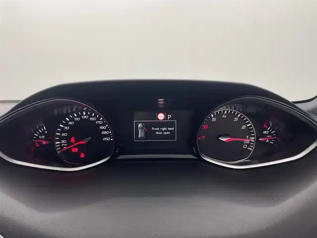 プジョー ３０８ GTライン 福井県 2019(令1)年 4万km 白 純正ナビゲーション/【AM/FM/Bluetooth電話機能/USB】/バックカメラ/ETC/ハーフレザーシート/プッシュスタート/スマートキー/オートライト/LEDヘッドライド/コーナーセンサー/パドルシフト