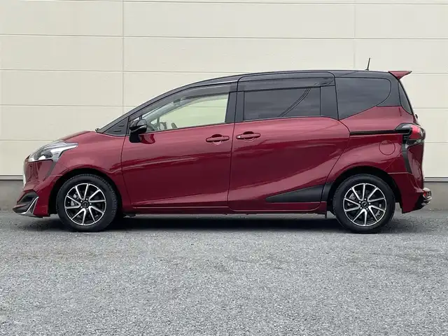 トヨタ シエンタ ファンベースG 茨城県 2019(令1)年 0.2万km ブラックマイカ/センシュアルレッドマイカ 入庫時走行距離1379キロ/10インチ社外ナビ/バックカメラ/革巻きステアリング/トヨタセーフティセンス/両側パワースライドドア/モデリスタ製エアロ/フロアマット/LEDヘッドライト/ドライブレコーダー/ETC/プッシュスタート/フォグランプ
