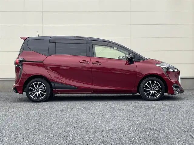 トヨタ シエンタ ファンベースG 茨城県 2019(令1)年 0.2万km ブラックマイカ/センシュアルレッドマイカ 入庫時走行距離1379キロ/10インチ社外ナビ/バックカメラ/革巻きステアリング/トヨタセーフティセンス/両側パワースライドドア/モデリスタ製エアロ/フロアマット/LEDヘッドライト/ドライブレコーダー/ETC/プッシュスタート/フォグランプ