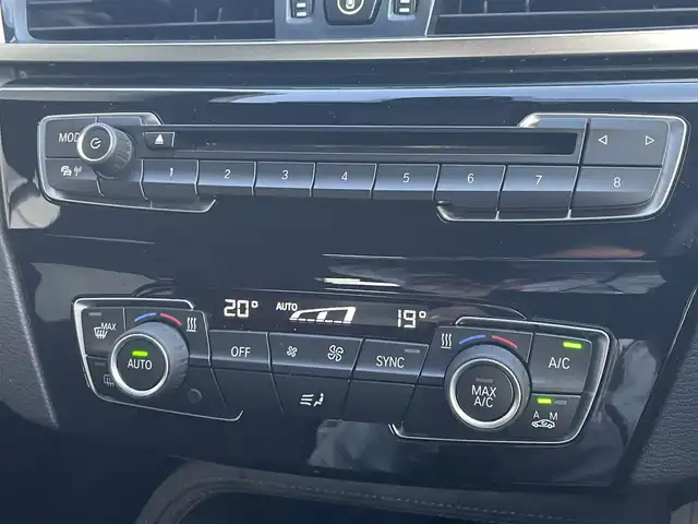 ＢＭＷ Ｘ１ xDrive 20i Mスポーツ 高知県 2017(平29)年 2.3万km サファイアブラックP ワンオーナー/コンフォートパッケージ/　・パワーバックドア/　・リアシートスライディング/バックレストリリース機能/４ＷＤ/純正HDDナビ　/　【ＡＭ／ＦＭ/BT】/バックカメラ/ミラー一体型ETC/アイドリングストップ/プッシュスタート