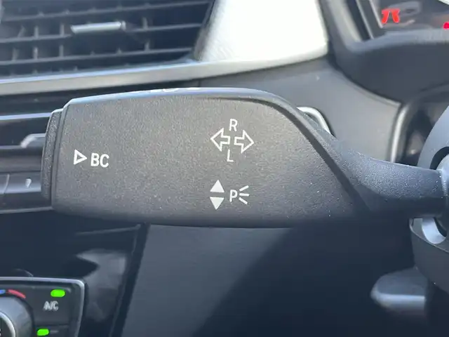 ＢＭＷ Ｘ１ xDrive 20i Mスポーツ 高知県 2017(平29)年 2.3万km サファイアブラックP ワンオーナー/コンフォートパッケージ/　・パワーバックドア/　・リアシートスライディング/バックレストリリース機能/４ＷＤ/純正HDDナビ　/　【ＡＭ／ＦＭ/BT】/バックカメラ/ミラー一体型ETC/アイドリングストップ/プッシュスタート