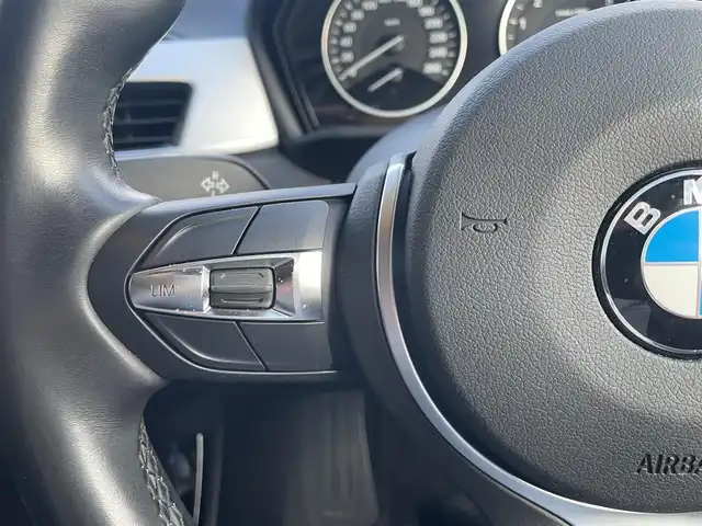 ＢＭＷ Ｘ１ xDrive 20i Mスポーツ 高知県 2017(平29)年 2.3万km サファイアブラックP ワンオーナー/コンフォートパッケージ/　・パワーバックドア/　・リアシートスライディング/バックレストリリース機能/４ＷＤ/純正HDDナビ　/　【ＡＭ／ＦＭ/BT】/バックカメラ/ミラー一体型ETC/アイドリングストップ/プッシュスタート