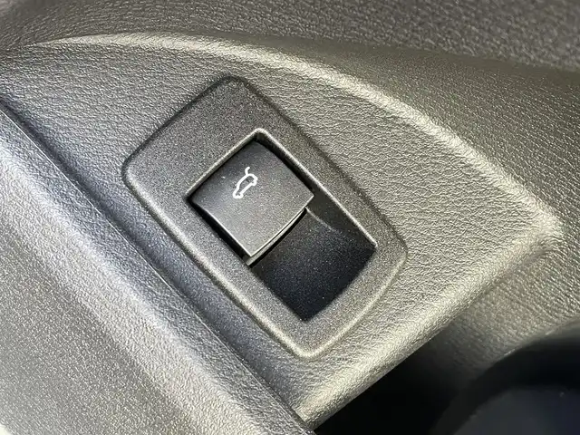 ＢＭＷ Ｘ１ xDrive 20i Mスポーツ 高知県 2017(平29)年 2.3万km サファイアブラックP ワンオーナー/コンフォートパッケージ/　・パワーバックドア/　・リアシートスライディング/バックレストリリース機能/４ＷＤ/純正HDDナビ　/　【ＡＭ／ＦＭ/BT】/バックカメラ/ミラー一体型ETC/アイドリングストップ/プッシュスタート