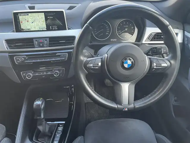 ＢＭＷ Ｘ１ xDrive 20i Mスポーツ 高知県 2017(平29)年 2.3万km サファイアブラックP ワンオーナー/コンフォートパッケージ/　・パワーバックドア/　・リアシートスライディング/バックレストリリース機能/４ＷＤ/純正HDDナビ　/　【ＡＭ／ＦＭ/BT】/バックカメラ/ミラー一体型ETC/アイドリングストップ/プッシュスタート