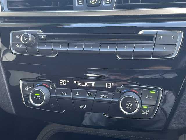 ＢＭＷ Ｘ１ xDrive 20i Mスポーツ 高知県 2017(平29)年 2.3万km サファイアブラックP ワンオーナー/コンフォートパッケージ/　・パワーバックドア/　・リアシートスライディング/バックレストリリース機能/４ＷＤ/純正HDDナビ　/　【ＡＭ／ＦＭ/BT】/バックカメラ/ミラー一体型ETC/アイドリングストップ/プッシュスタート