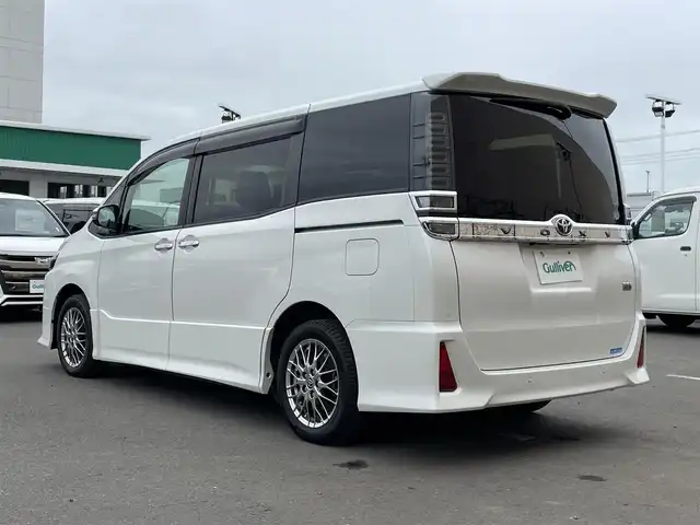 トヨタ ヴォクシー ハイブリッド ZS 煌Ⅱ 東京都 2020(令2)年 5.9万km ホワイトパールクリスタルシャイン アルパインナビ　/アルパイン後席モニター　/両側電動ドア　/シートヒーター　/ビルトインＥＴＣ　/前後ドラレコ　/クルーズコントロール　/フルセグＴＶ　/Ｂｌｕｅｔｏｏｔｈ　/ＬＥＤヘッド　/衝突被害　/レーンキープ