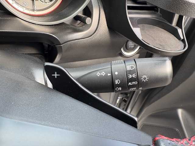 スズキ スイフト スポーツ セーフティPKG 大阪府 2018(平30)年 3.2万km プレミアムシルバーメタリック 純正ナビ/フルセグ/BT/CD/DVD/全方位カメラ/衝突軽減ブレーキ/車線逸脱警報/レーダークルーズコントロール/シートヒーターD席/ドライブレコーダー/ビルトインETC/LEDヘッドライト/純正アルミホイール/パドルシフト/スマートキー×2