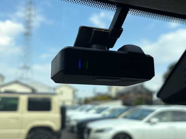 スズキ スイフト スポーツ セーフティPKG 大阪府 2018(平30)年 3.2万km プレミアムシルバーメタリック 純正ナビ/フルセグ/BT/CD/DVD/全方位カメラ/衝突軽減ブレーキ/車線逸脱警報/レーダークルーズコントロール/シートヒーターD席/ドライブレコーダー/ビルトインETC/LEDヘッドライト/純正アルミホイール/パドルシフト/スマートキー×2