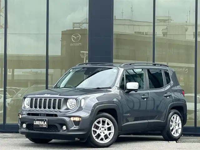 クライスラー・ジープ ジープ レネゲード 石川県 2022(令4)年 1.4万km グレー 黒革シート/シートヒーター/ステアリングヒーター/衝突軽減ブレーキ/アダプティブクルーズコントロール/ブラインドスポットモニター/純正ナビ/ＡｐｐｌｅＣａｒＰｌａｙ/バックカメラ/クリアランスソナー