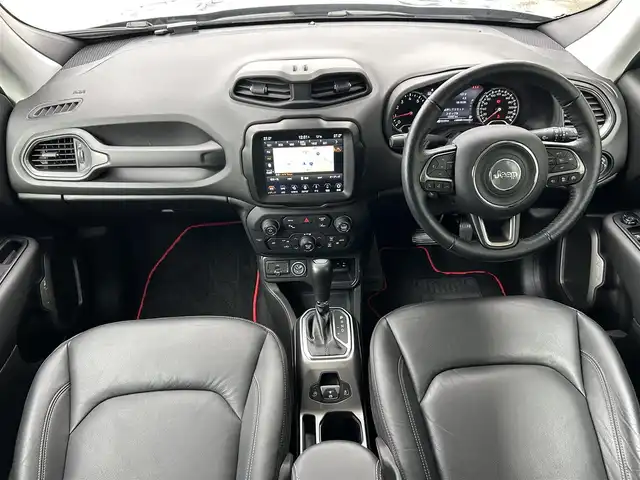 クライスラー・ジープ ジープ レネゲード 石川県 2022(令4)年 1.4万km グレー 黒革シート/シートヒーター/ステアリングヒーター/衝突軽減ブレーキ/アダプティブクルーズコントロール/ブラインドスポットモニター/純正ナビ/ＡｐｐｌｅＣａｒＰｌａｙ/バックカメラ/クリアランスソナー