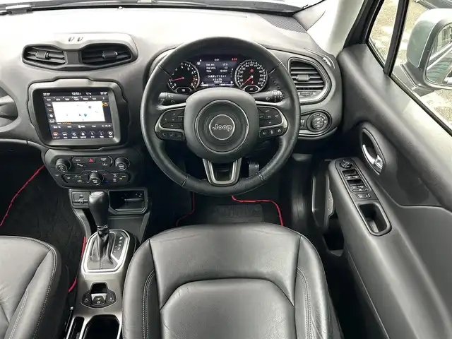 クライスラー・ジープ ジープ レネゲード 石川県 2022(令4)年 1.4万km グレー 黒革シート/シートヒーター/ステアリングヒーター/衝突軽減ブレーキ/アダプティブクルーズコントロール/ブラインドスポットモニター/純正ナビ/ＡｐｐｌｅＣａｒＰｌａｙ/バックカメラ/クリアランスソナー