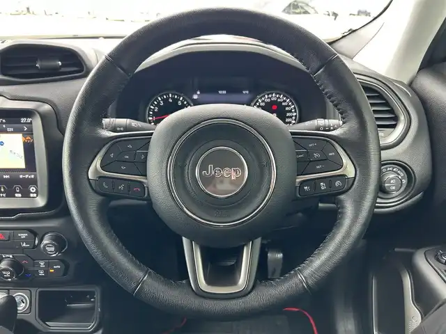 クライスラー・ジープ ジープ レネゲード 石川県 2022(令4)年 1.4万km グレー 黒革シート/シートヒーター/ステアリングヒーター/衝突軽減ブレーキ/アダプティブクルーズコントロール/ブラインドスポットモニター/純正ナビ/ＡｐｐｌｅＣａｒＰｌａｙ/バックカメラ/クリアランスソナー