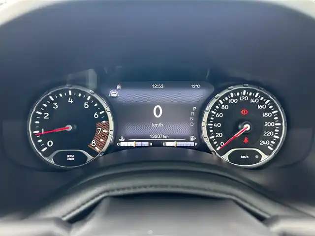 クライスラー・ジープ ジープ レネゲード 石川県 2022(令4)年 1.4万km グレー 黒革シート/シートヒーター/ステアリングヒーター/衝突軽減ブレーキ/アダプティブクルーズコントロール/ブラインドスポットモニター/純正ナビ/ＡｐｐｌｅＣａｒＰｌａｙ/バックカメラ/クリアランスソナー