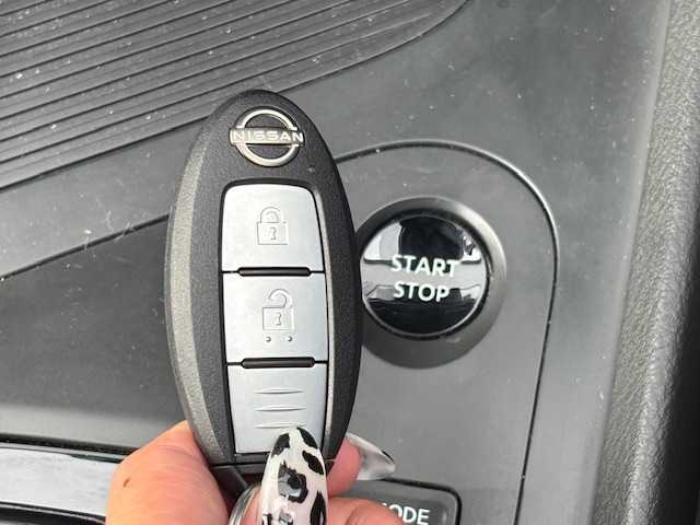 日産 ノート S 宮城県 2022(令4)年 9万km ダークメタルグレー 登録時走行距離８９８８８ｋｍ/ワンオーナー/全方位カメラ　　/エマージェンシーブレーキ/純正ナビ/・フルセグテレビ/・Bluetooth/・CD/DVD/・AM/FM/レーンキープアシスト/純正ドライブレコーダー（前）/駐車支援/純正ＥＴＣ２．０/オートホールド/ブラインドスポットモニター/横滑り防止機能/オートライト/オートハイビーム/電動パーキング/プッシュスタート/スマートキー/スペアキー/ステアリングリモコン/純正フロアマット/LEDヘッドライト/フォグランプ/コーナーセンサー/ウインカーミラー