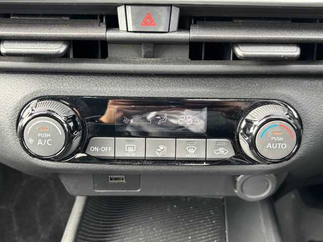 日産 ノート S 宮城県 2022(令4)年 9万km ダークメタルグレー 登録時走行距離８９８８８ｋｍ/ワンオーナー/全方位カメラ　　/エマージェンシーブレーキ/純正ナビ/・フルセグテレビ/・Bluetooth/・CD/DVD/・AM/FM/レーンキープアシスト/純正ドライブレコーダー（前）/駐車支援/純正ＥＴＣ２．０/オートホールド/ブラインドスポットモニター/横滑り防止機能/オートライト/オートハイビーム/電動パーキング/プッシュスタート/スマートキー/スペアキー/ステアリングリモコン/純正フロアマット/LEDヘッドライト/フォグランプ/コーナーセンサー/ウインカーミラー