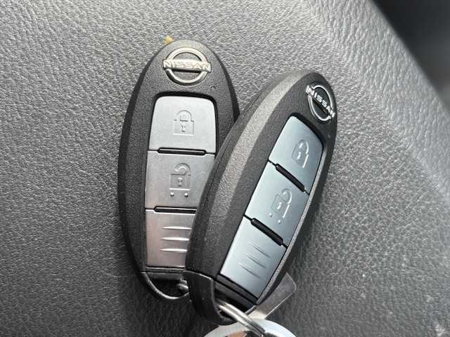 日産 ノート S 宮城県 2022(令4)年 9万km ダークメタルグレー 登録時走行距離８９８８８ｋｍ/ワンオーナー/全方位カメラ　　/エマージェンシーブレーキ/純正ナビ/・フルセグテレビ/・Bluetooth/・CD/DVD/・AM/FM/レーンキープアシスト/純正ドライブレコーダー（前）/駐車支援/純正ＥＴＣ２．０/オートホールド/ブラインドスポットモニター/横滑り防止機能/オートライト/オートハイビーム/電動パーキング/プッシュスタート/スマートキー/スペアキー/ステアリングリモコン/純正フロアマット/LEDヘッドライト/フォグランプ/コーナーセンサー/ウインカーミラー