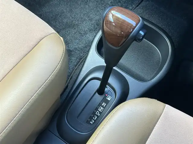 ダイハツ ミラ ジーノ プレミアムX 東京都 2008(平20)年 8.8万km ルージュレッドクリスタルメタリック フロントフォグランプ/MOMO製本木製ステアリングホイール/木目調シフトノブ/タン革/スエード調ファブリックコンビシート/carrozzeriaオーディオ（MVH-5600）/・Bluetoothオーディオ/AUX/FM/AM/ETC/取扱説明書/保証書