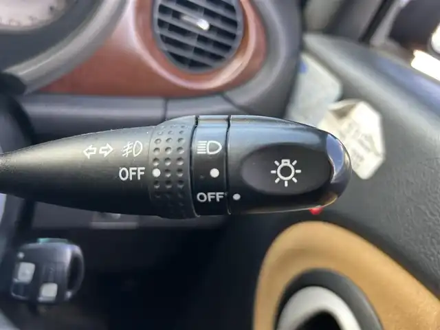 ダイハツ ミラ ジーノ プレミアムX 東京都 2008(平20)年 8.8万km ルージュレッドクリスタルメタリック フロントフォグランプ/MOMO製本木製ステアリングホイール/木目調シフトノブ/タン革/スエード調ファブリックコンビシート/carrozzeriaオーディオ（MVH-5600）/・Bluetoothオーディオ/AUX/FM/AM/ETC/取扱説明書/保証書