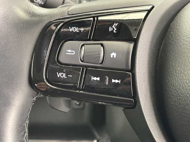 ホンダ ヴェゼル ハイブリッド e:HEV Z 栃木県 2021(令3)年 3.8万km プラチナホワイトパール 純正ナビ/(ワンセグTV/Bluetooth/SD/USB)/Honda SENSING/全方位カメラ/ETC2.0車載器/純正アルミホイール/ドライブレコーダー/禁煙車/ワイヤレス充電器/寒冷地仕様/運転席助手席シートヒーター/ハンズフリーアクセスパワーテールゲート/LEDシーケンシャルターンシグナルランプ/マルチビューカメラシステム/プレミアムオーディオ/コーナーセンサー/衝突軽減システム/横滑り防止装置/ダウンヒルアシストコントロール/スマートキー/プッシュスタート