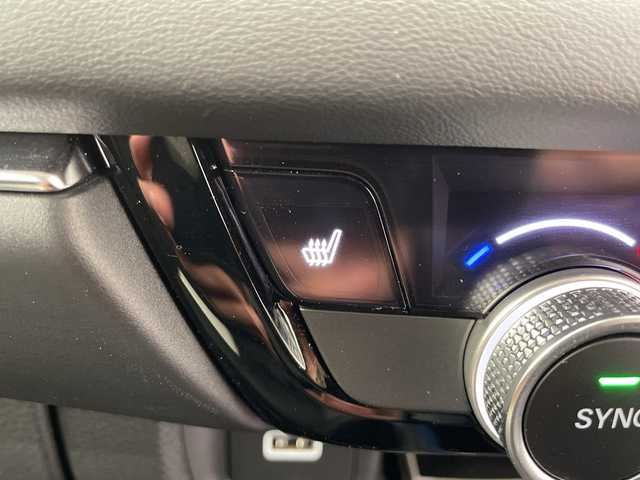 ホンダ ヴェゼル ハイブリッド e:HEV Z 栃木県 2021(令3)年 3.8万km プラチナホワイトパール 純正ナビ/(ワンセグTV/Bluetooth/SD/USB)/Honda SENSING/全方位カメラ/ETC2.0車載器/純正アルミホイール/ドライブレコーダー/禁煙車/ワイヤレス充電器/寒冷地仕様/運転席助手席シートヒーター/ハンズフリーアクセスパワーテールゲート/LEDシーケンシャルターンシグナルランプ/マルチビューカメラシステム/プレミアムオーディオ/コーナーセンサー/衝突軽減システム/横滑り防止装置/ダウンヒルアシストコントロール/スマートキー/プッシュスタート