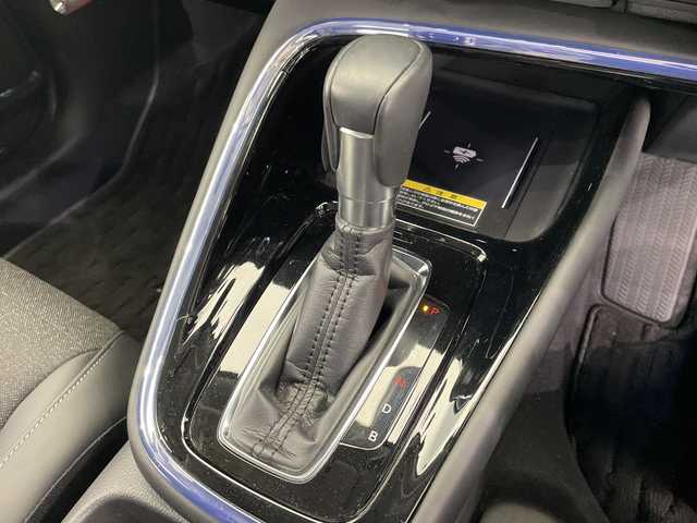 ホンダ ヴェゼル ハイブリッド e:HEV Z 栃木県 2021(令3)年 3.8万km プラチナホワイトパール 純正ナビ/(ワンセグTV/Bluetooth/SD/USB)/Honda SENSING/全方位カメラ/ETC2.0車載器/純正アルミホイール/ドライブレコーダー/禁煙車/ワイヤレス充電器/寒冷地仕様/運転席助手席シートヒーター/ハンズフリーアクセスパワーテールゲート/LEDシーケンシャルターンシグナルランプ/マルチビューカメラシステム/プレミアムオーディオ/コーナーセンサー/衝突軽減システム/横滑り防止装置/ダウンヒルアシストコントロール/スマートキー/プッシュスタート