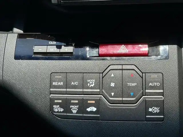 ホンダ ステップワゴン スパーダ Z クールスピリット 東京都 2014(平26)年 3.9万km プレミアムスパークルブラックパール 無限フルエアロ/無限フロントグリル/無限フロアマット/純正8インチナビ〔VXM-145VFNi〕/　・フルセグTV/　・Bluetooth接続/　・CD/DVD再生/　・SDミュージックサーバー/　・USB/　・iPod/　・AM/FMラジオ/ビルトインETC/バックカメラ/ハーフレザーシート/両側パワースライドドア/純正17インチアルミ/HIDヘッドライト