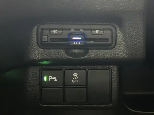 ホンダ Ｎ ＢＯＸ カスタム L ターボ 埼玉県 2021(令3)年 1.8万km プラチナホワイトパール 純正８インチプレミアムインターナビ　ＡｐｐｌｅＣａｒＰｌａｙ　ＣＤ　ＤＶＤ　Ｂｌｕｅｔｏｏｔｈ　両側パワースライドドア　ハーフレザー　オートクルーズコントロール　ホンダセンシング