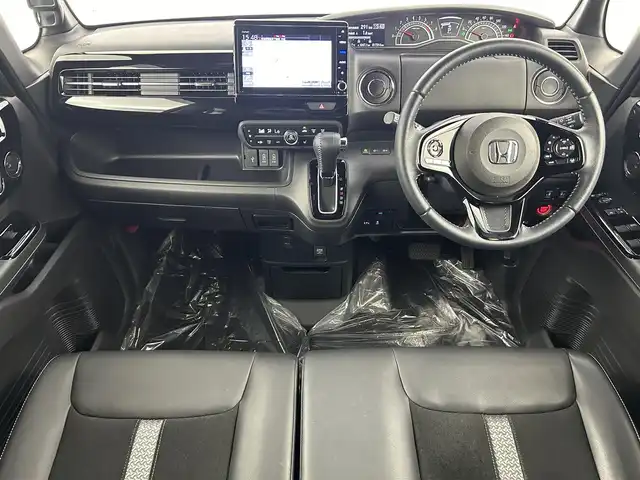 ホンダ Ｎ ＢＯＸ カスタム L ターボ 埼玉県 2021(令3)年 1.8万km プラチナホワイトパール 純正８インチプレミアムインターナビ　ＡｐｐｌｅＣａｒＰｌａｙ　ＣＤ　ＤＶＤ　Ｂｌｕｅｔｏｏｔｈ　両側パワースライドドア　ハーフレザー　オートクルーズコントロール　ホンダセンシング