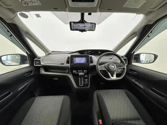 日産 セレナ ハイウェイスター V 愛知県 2020(令2)年 6.3万km ブリリアントホワイトパール 純正ナビ/（CD/ラジオ/BT/フルセグ）/デジタルインナーミラー/全方位モニター/ETC/プロパイロット/ブラインドスポットモニター/衝突防止システム/車線逸脱抑制/オートライト/オートハイビーム/フォグランプ/アイドリングストップ/両側パワースライドドア/ドアバイザー/スタッドレスタイヤ4本車載