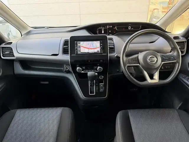 日産 セレナ ハイウェイスター V 兵庫県 2020(令2)年 6.3万km ブリリアントホワイトパール 純正ナビ/（CD/ラジオ/BT/フルセグ）/デジタルインナーミラー/全方位モニター/ETC/プロパイロット/ブラインドスポットモニター/衝突防止システム/車線逸脱抑制/オートライト/オートハイビーム/フォグランプ/アイドリングストップ/両側パワースライドドア/ドアバイザー/スタッドレスタイヤ4本車載