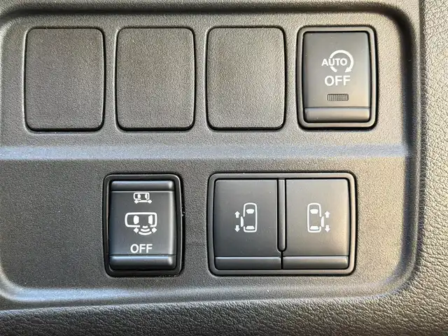 日産 セレナ ハイウェイスター V 兵庫県 2020(令2)年 6.3万km ブリリアントホワイトパール 純正ナビ/（CD/ラジオ/BT/フルセグ）/デジタルインナーミラー/全方位モニター/ETC/プロパイロット/ブラインドスポットモニター/衝突防止システム/車線逸脱抑制/オートライト/オートハイビーム/フォグランプ/アイドリングストップ/両側パワースライドドア/ドアバイザー/スタッドレスタイヤ4本車載